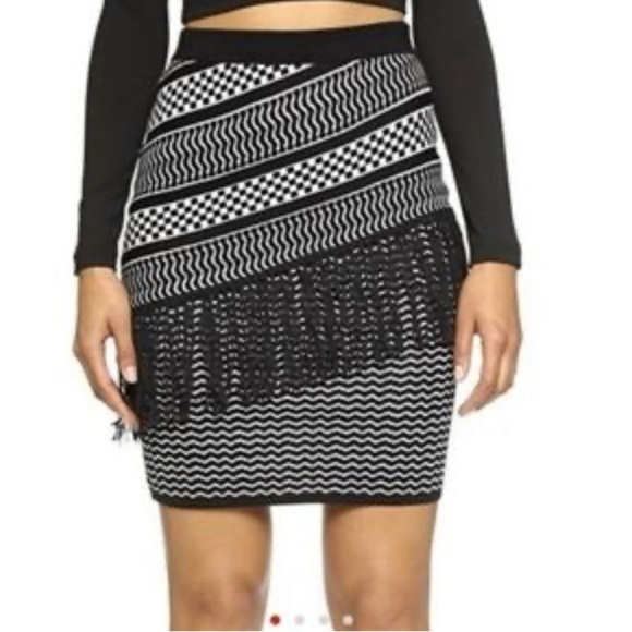 BCBGMaxAzria Dresses & Skirts - BCBG Romeo Black white fringe knit skirt